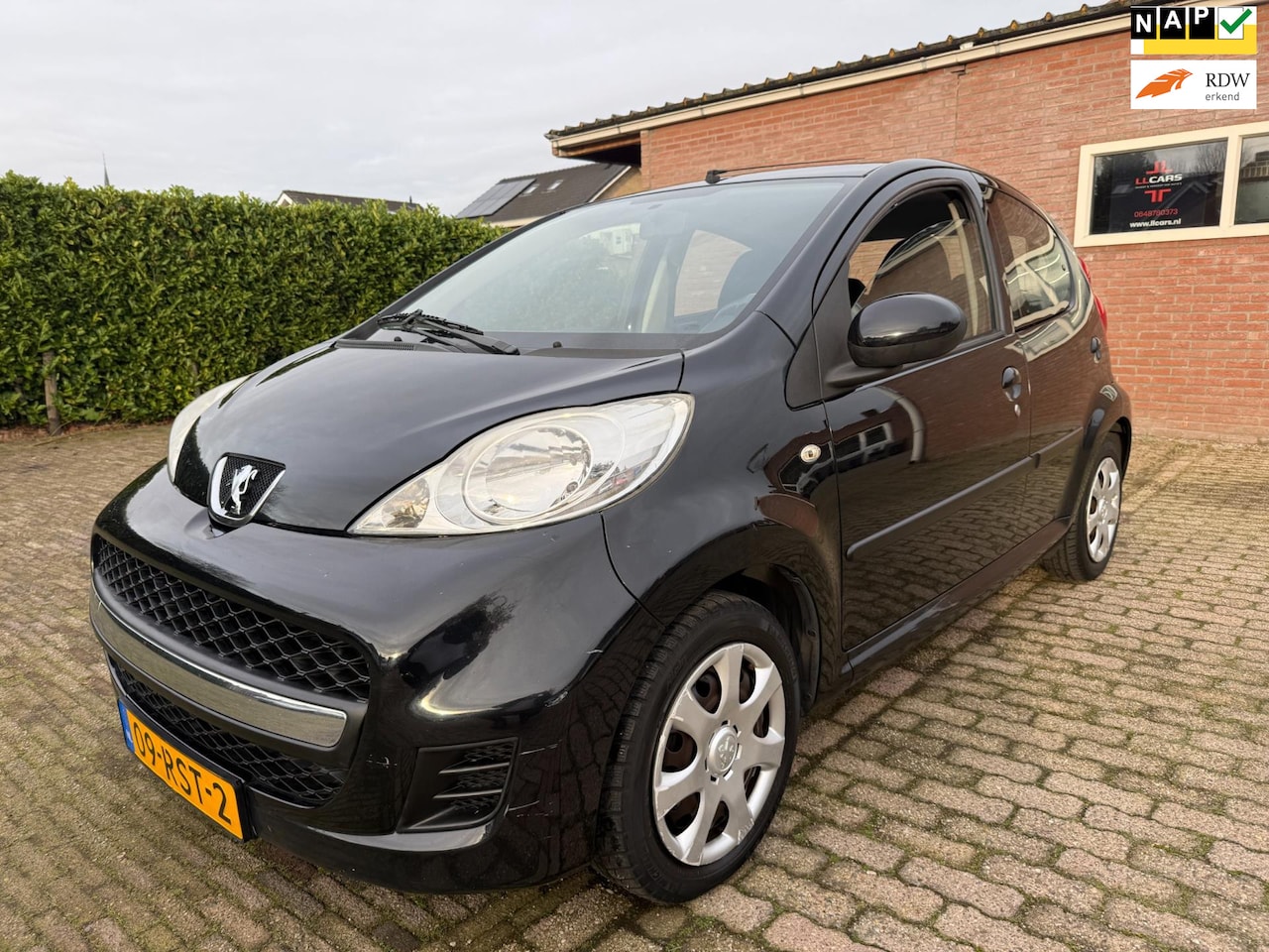 Peugeot 107 - 1.0-12V XS Airco 5 drs CD aux elektrisch pakket - AutoWereld.nl
