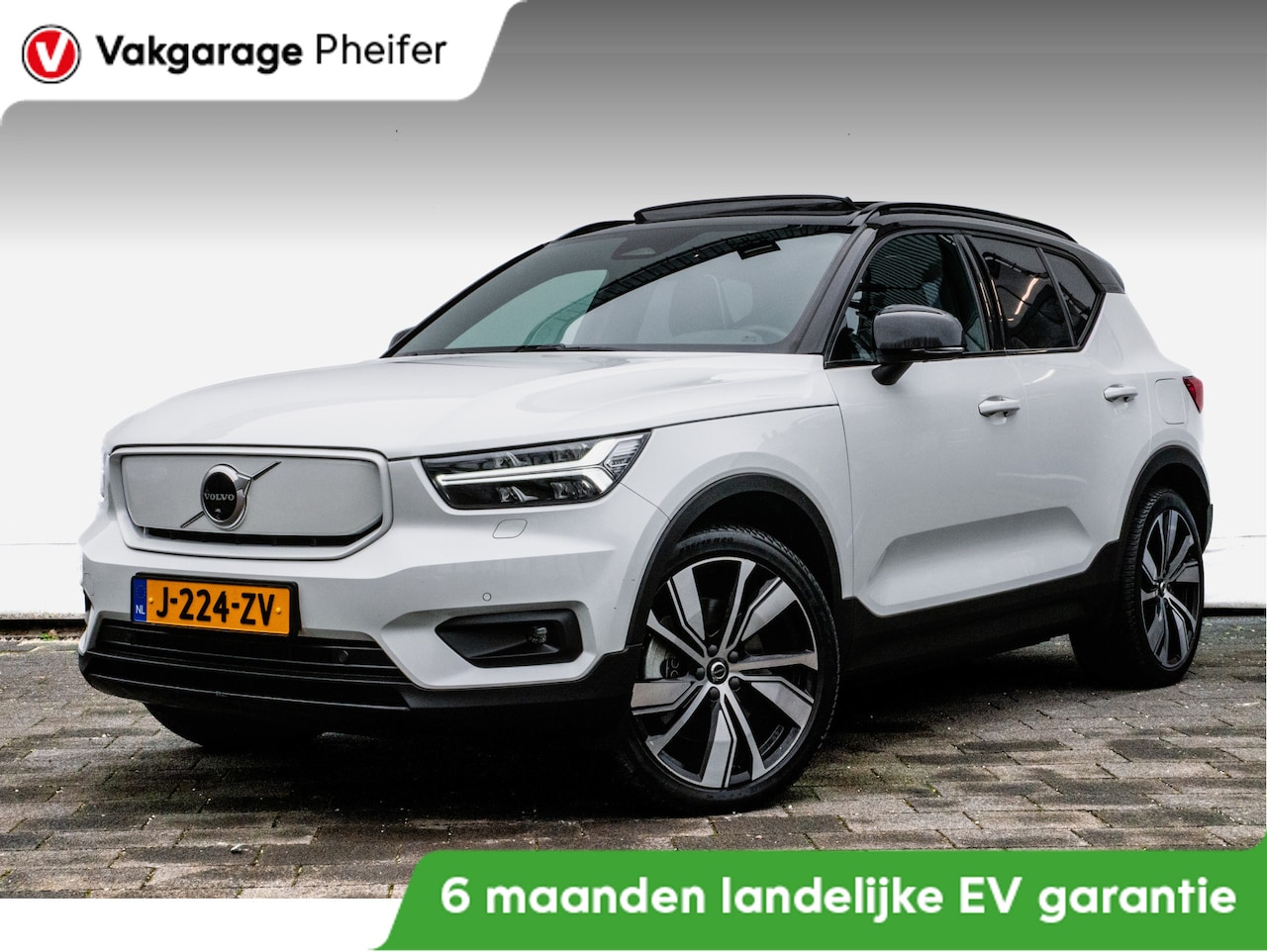 Volvo XC40 - Recharge P8 AWD R-Design Trekhaak/ Panoramadak/ Stoel-stuurverwarming/ Camera/ Navigatie/ - AutoWereld.nl