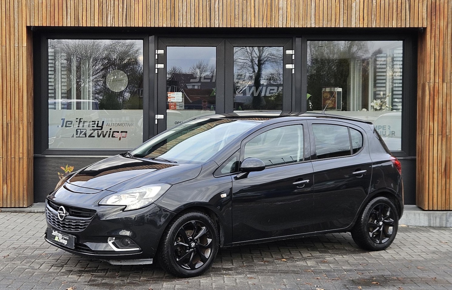 Opel Corsa - 1.2 color edition. - AutoWereld.nl