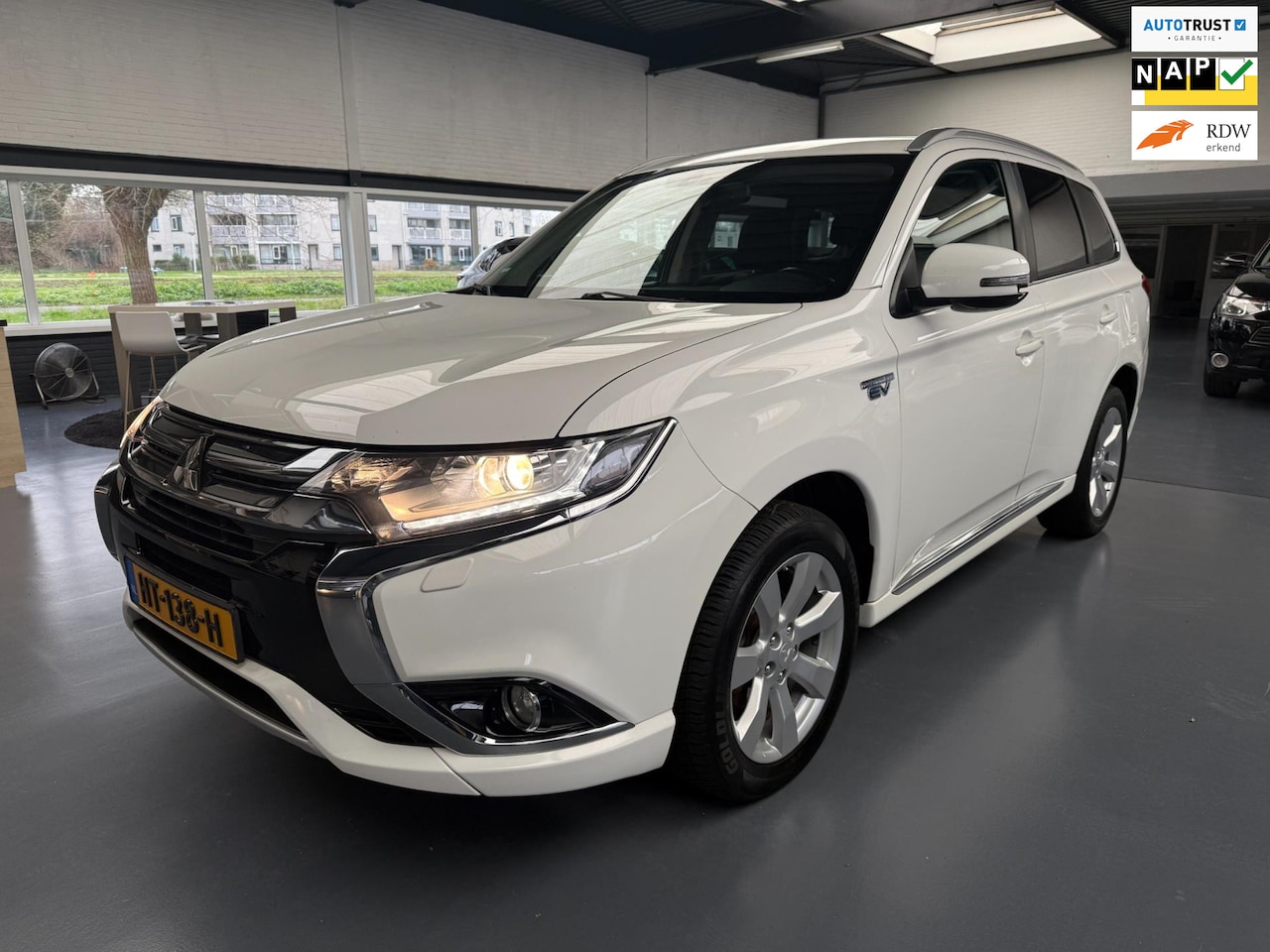 Mitsubishi Outlander - 2.0 PHEV Business Edition |Facelift| - AutoWereld.nl