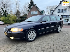 Volvo V70 - 2.4 5Cil Leder Navi Ecc Trekh PDC Youngt