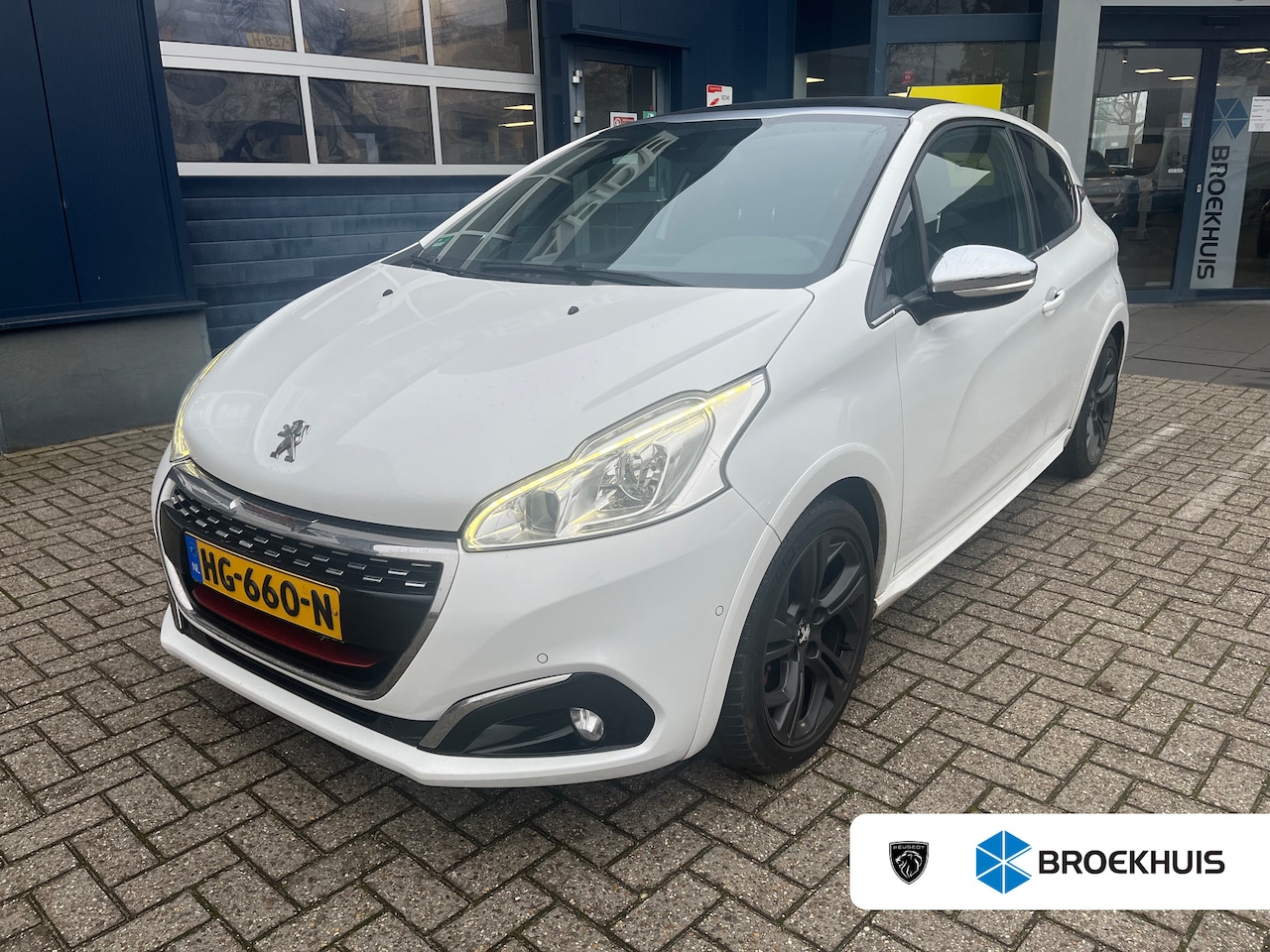 Peugeot 208 - 1.6 e-THP GTi Eerste Eigenaar!| Achteruitrijcamera | Cruise control | Panoramadak - AutoWereld.nl