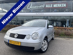 Volkswagen Polo - 1.4-16V Highline Airco - Cruise control - Elektrische ramen voor - Radio - Licht metalen v