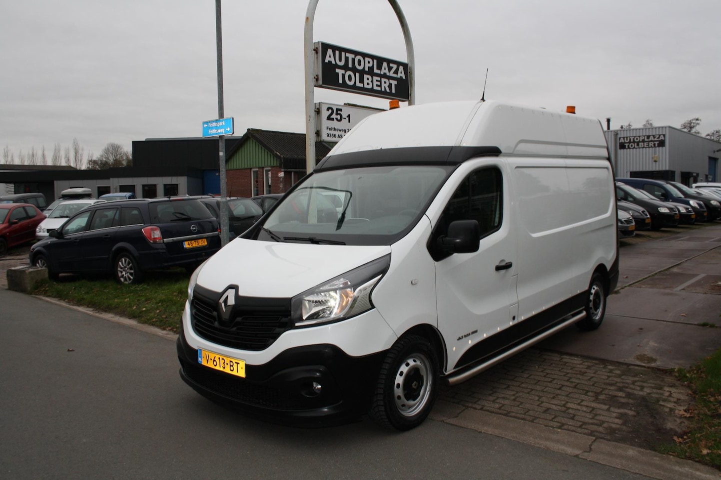Renault Trafic - 1.6 dCi T29 L2H2 Kasten omvormer 220 v IDEAAL VOOR CAMPER OMBOUW - AutoWereld.nl