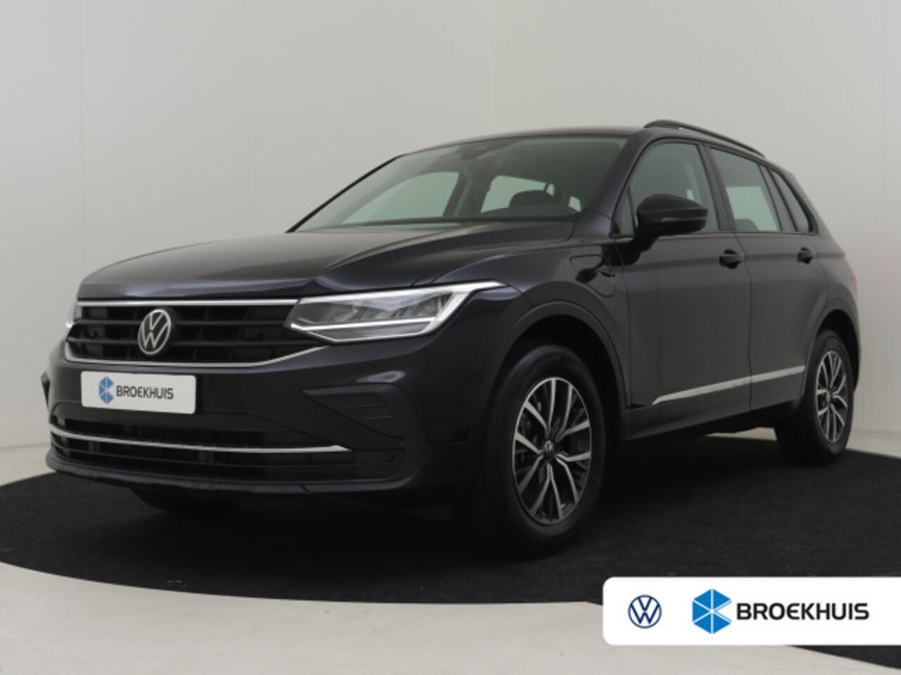 Volkswagen Tiguan - 1.4 TSI eHybrid Life 245pk | Cruise control adaptief met Stop&Go | DAB ontvanger | Head-up - AutoWereld.nl