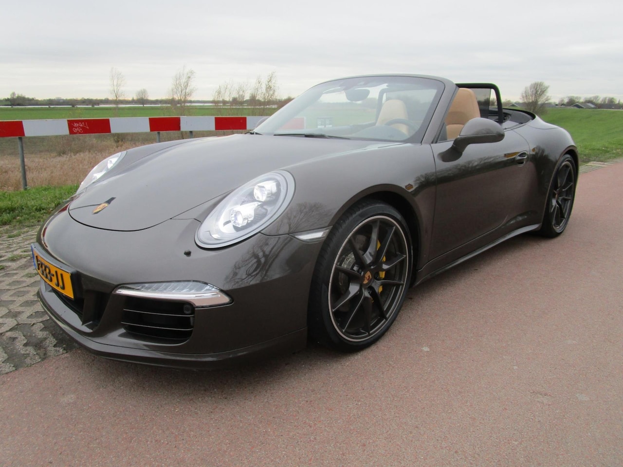 Porsche 911 Cabrio - 3.8Carrera 4 GTS dealer onderhouden nieuw - AutoWereld.nl