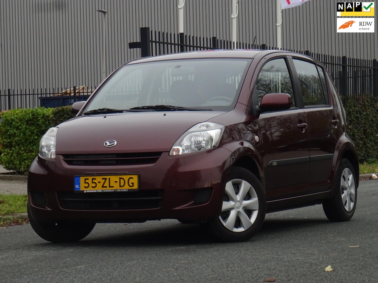 Daihatsu Sirion 2 - 1.0-12V Premium 2DE EIGENAAR NAP/AIRCO/APK - AutoWereld.nl