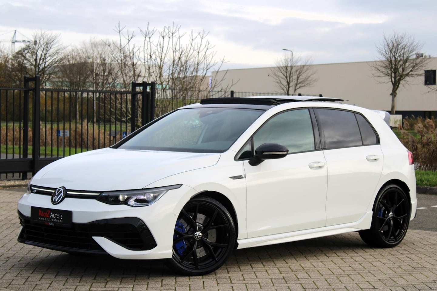 Volkswagen Golf - 2.0 TSI R 4Motion Akrapovic Pano Memory Cam - AutoWereld.nl