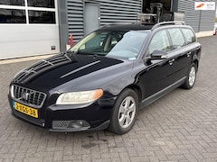 Volvo V70 - 2.4D, airco, trekhaak, cruise control, stoelverwarming