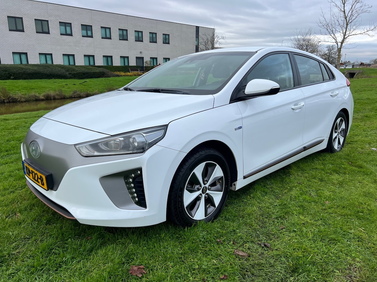 Hyundai IONIQ - 2017 * Comfort EV * Marge * 181.000 KM * APK - AutoWereld.nl