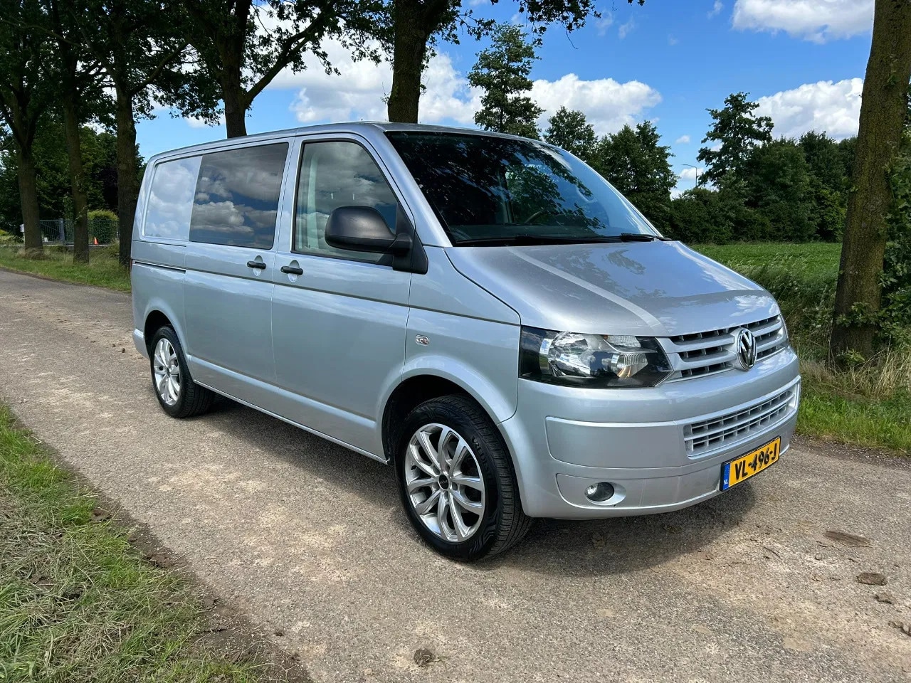 Volkswagen Transporter - 2.0 TDI Bleumotion Technology L1 H1 114 PK apk 14-12-2026 Airco - AutoWereld.nl