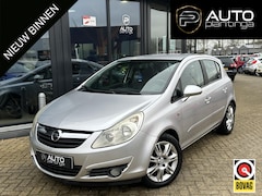 Opel Corsa - 1.2-16V Cosmo 80PK | NL AUTO | Airco | Cruise Control | 5 Deurs | Lichtmetalen Velgen |