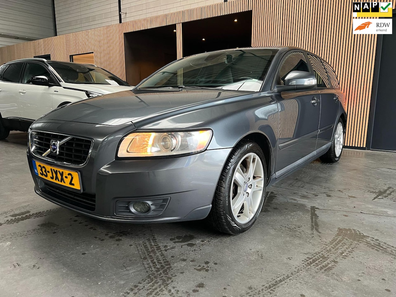 Volvo V50 - 1.8 Sport NAP|APK|Trekhaak|Airco - AutoWereld.nl