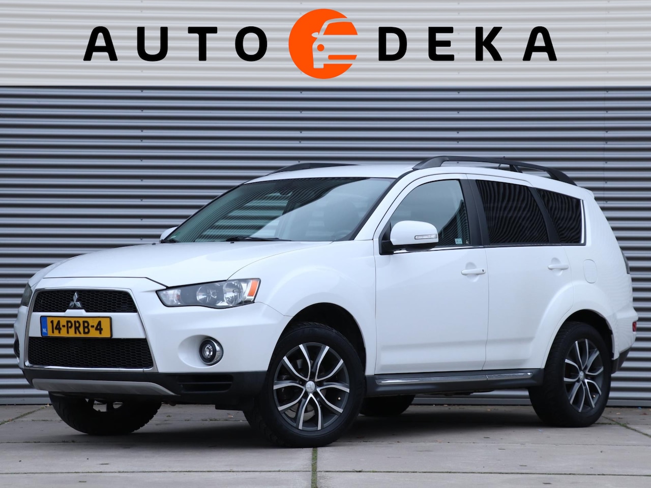 Mitsubishi Outlander - 2.0 Intro Edition Automaat *Navigatie*Trekhaak* - AutoWereld.nl