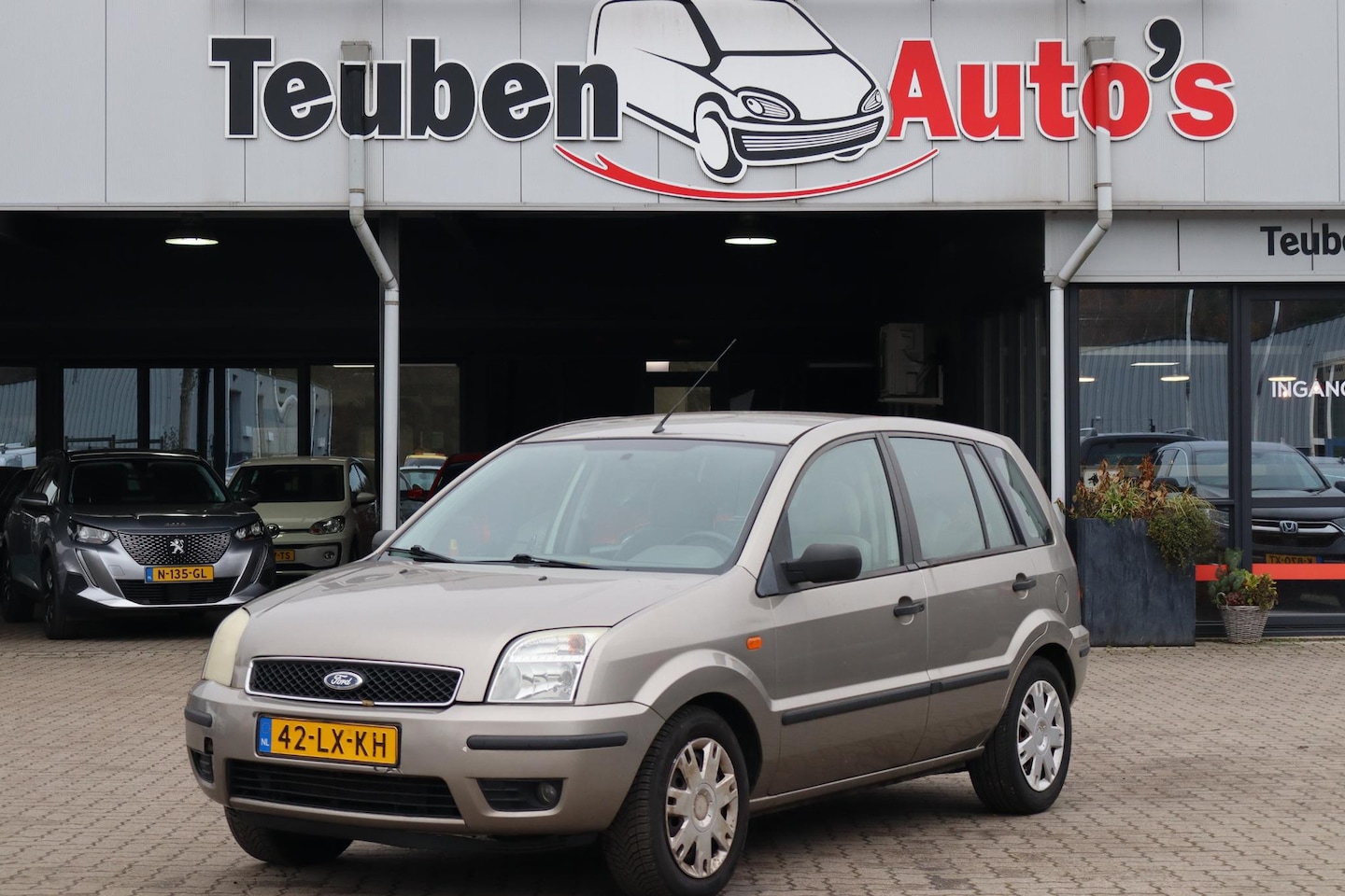 Ford Fusion - 1.4-16V Luxury Airco, Rijdt en stuurt goed, Radio cd speler - AutoWereld.nl