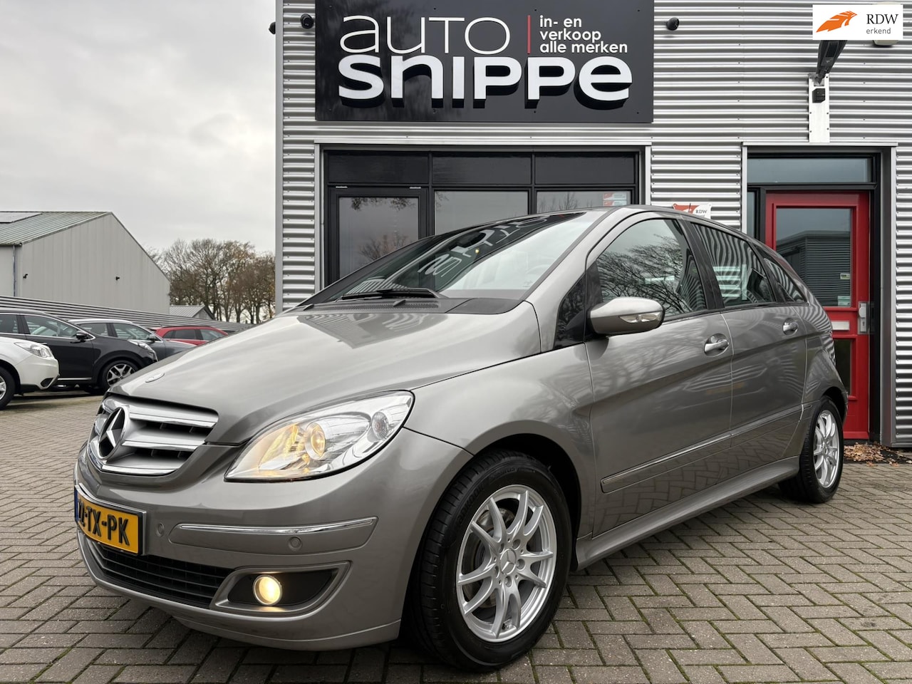 Mercedes-Benz B-klasse - 200 -AUTOMAAT-CLIMA-CRUISECONTROL-TREKHAAK-1500 KG TREKGEWICHT-VOLLEDER-ORIGINEEL NEDERLAN - AutoWereld.nl
