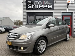 Mercedes-Benz B-klasse - 200 -AUTOMAAT-CLIMA-CRUISECONTROL-TREKHAAK-1500 KG TREKGEWICHT-VOLLEDER-ORIGINEEL NEDERLAN