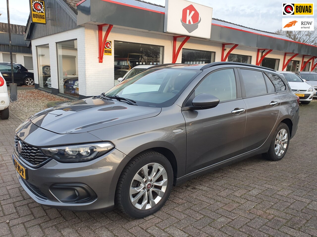 Fiat Tipo Stationwagon - 1.4 16v Lounge NAVI/PDC/ECC BJ 2018 - AutoWereld.nl