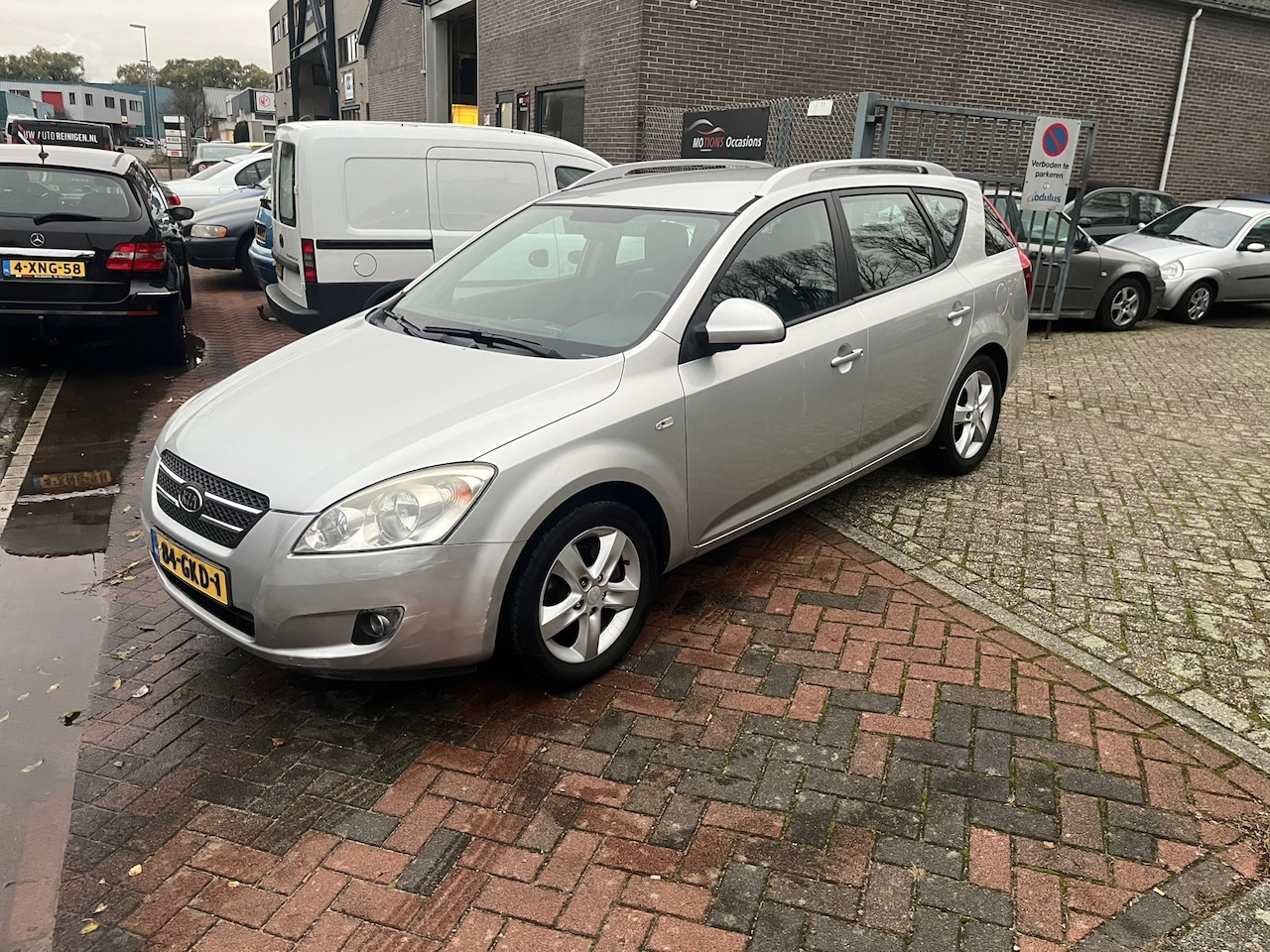Kia Cee'd Sporty Wagon - 1.6 Business Edition! Airco! Trekhaak - AutoWereld.nl
