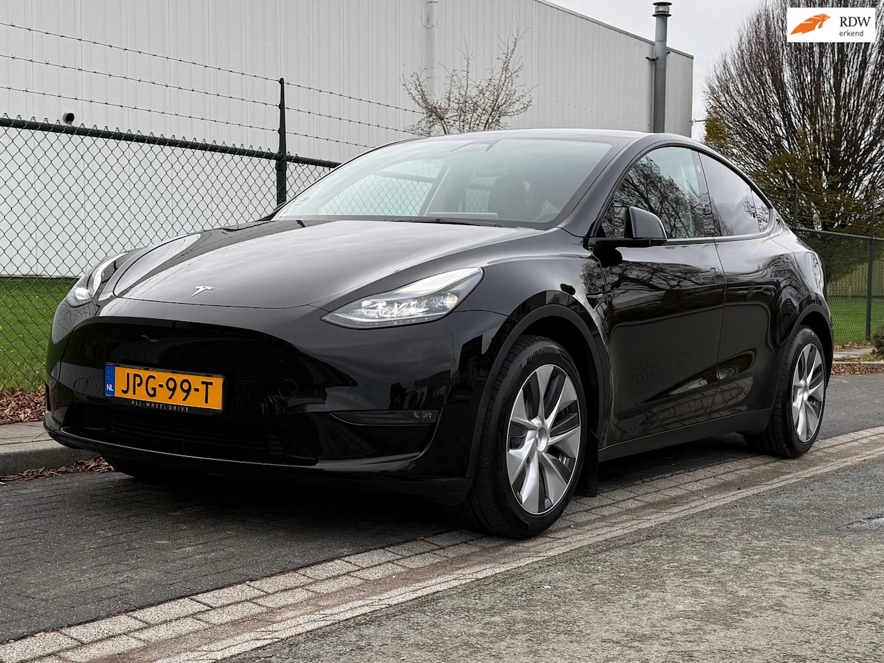 Tesla Model Y - Long Range AWD 75 kWh FSD actief €7500 Trekhaak - AutoWereld.nl