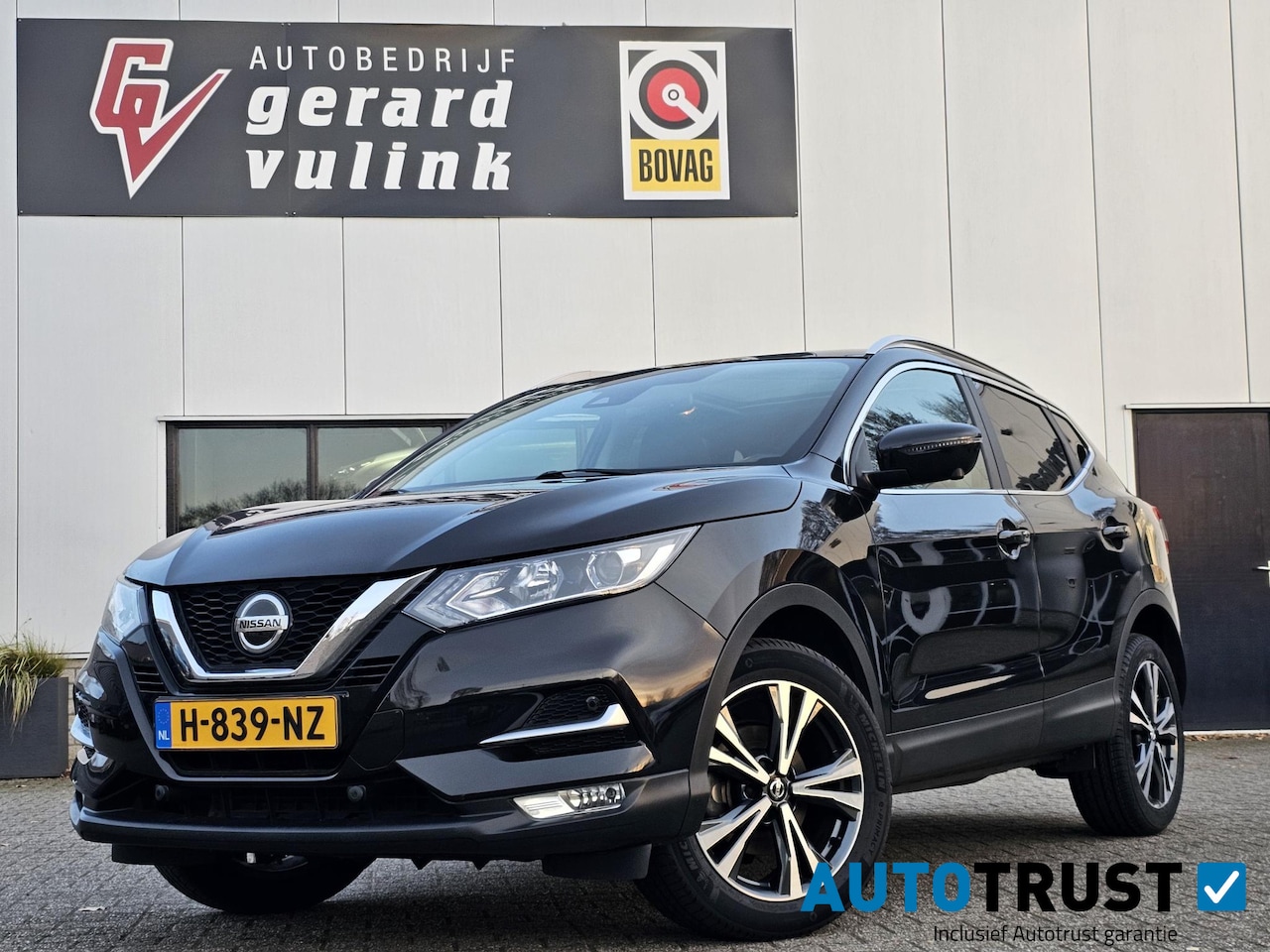 Nissan Qashqai - 1.3 DIG-T N-Connecta TREKHAAK PANORAMADAK CRUISE - AutoWereld.nl