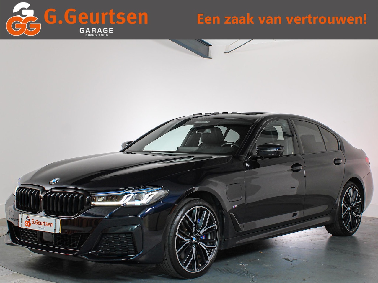 BMW 5-serie - 520e High Executive 520e High Executive, M-Sport, Schuif/Kanteldak, ACC, Laser, Merino Leder, 360Camera, Harma - AutoWereld.nl