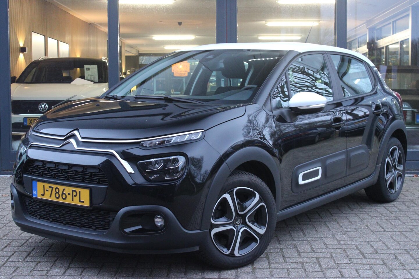 Citroën C3 - 1.2 PureTech Feel | Cruise Control | Carplay | Navigatie | Parkeersensoren | Telefoonvoorb - AutoWereld.nl