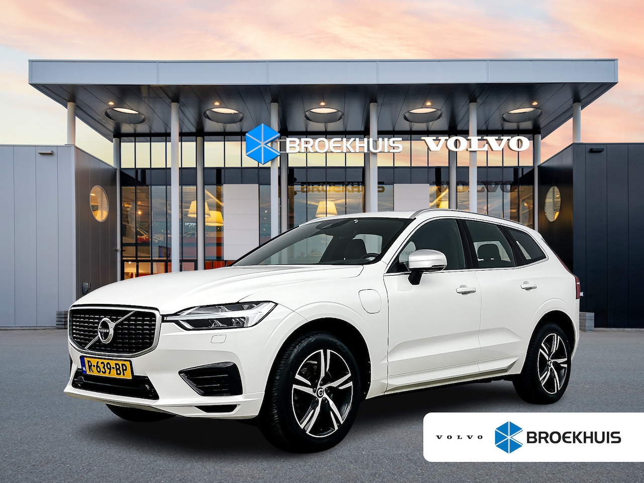 Volvo XC60 - T8 Recharge R-Design | 19" | Panoramadak | Head-up | 360 Camera | Trekhaak | Elektrisch ve - AutoWereld.nl