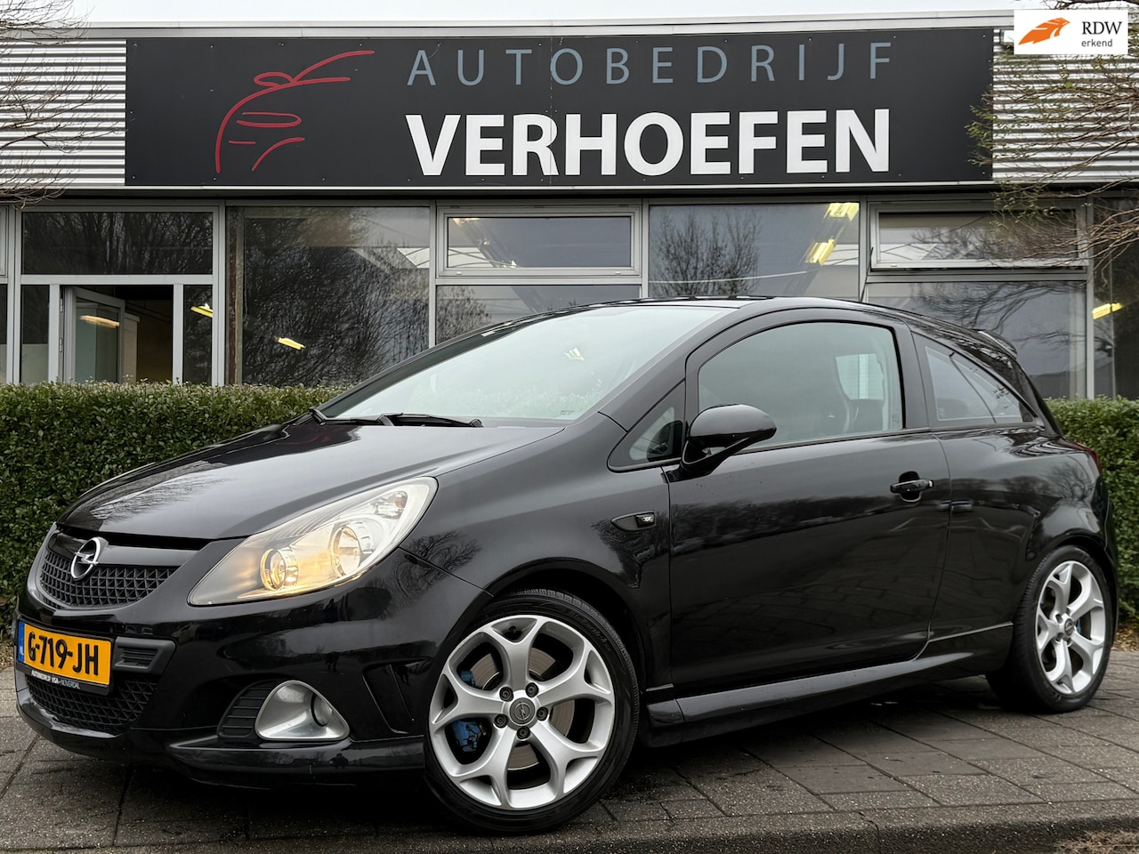 Opel Corsa - 1.6-16V T OPC - KUIPSTOELEN - AIRCO - GROOT DISPLAY - UNIEKE UITVOERING ! - AutoWereld.nl