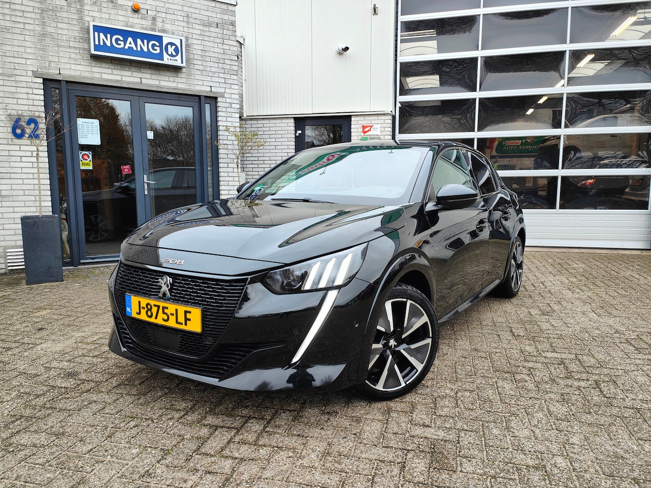 Peugeot e-208 - GT EV 50kWh Stoelverwarming | Adaptive cruise | Camera | Leder-Alcantara | Keyless | Navig - AutoWereld.nl