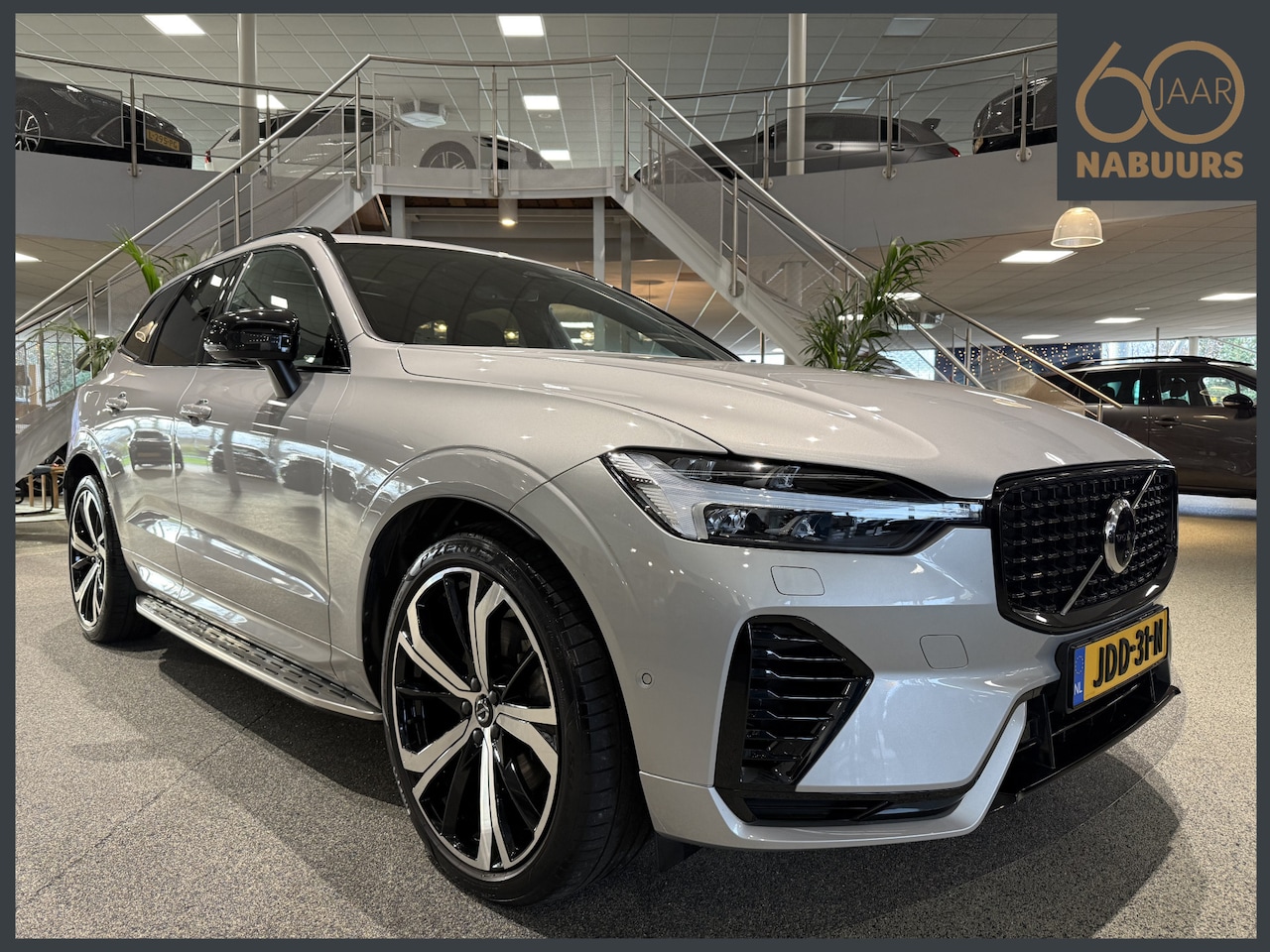 Volvo XC60 - 2.0 T6 Plug-In AWD Ultimate Dark, Luchtvering, Stoelkoeling, Pano - AutoWereld.nl