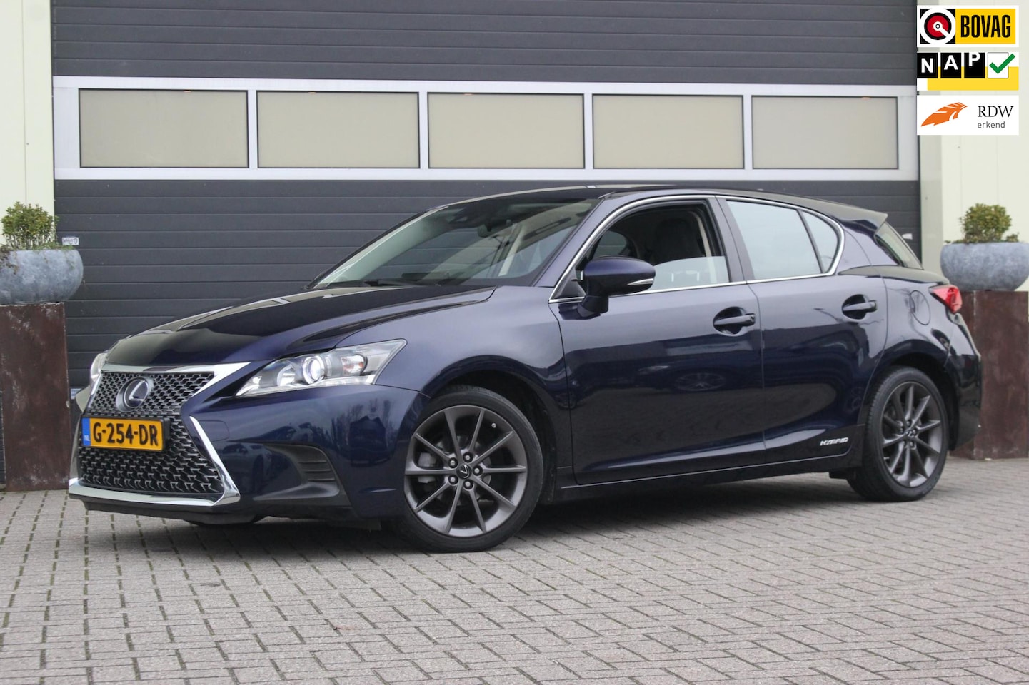 Lexus CT 200h - Luxury Line | Camera | Sportstoelen | - AutoWereld.nl
