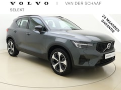 Volvo XC40 - B4 211pk Plus Dark / Elektr. stoelen / Stoel/- en stuurverwarming / Keyless entry / Harman