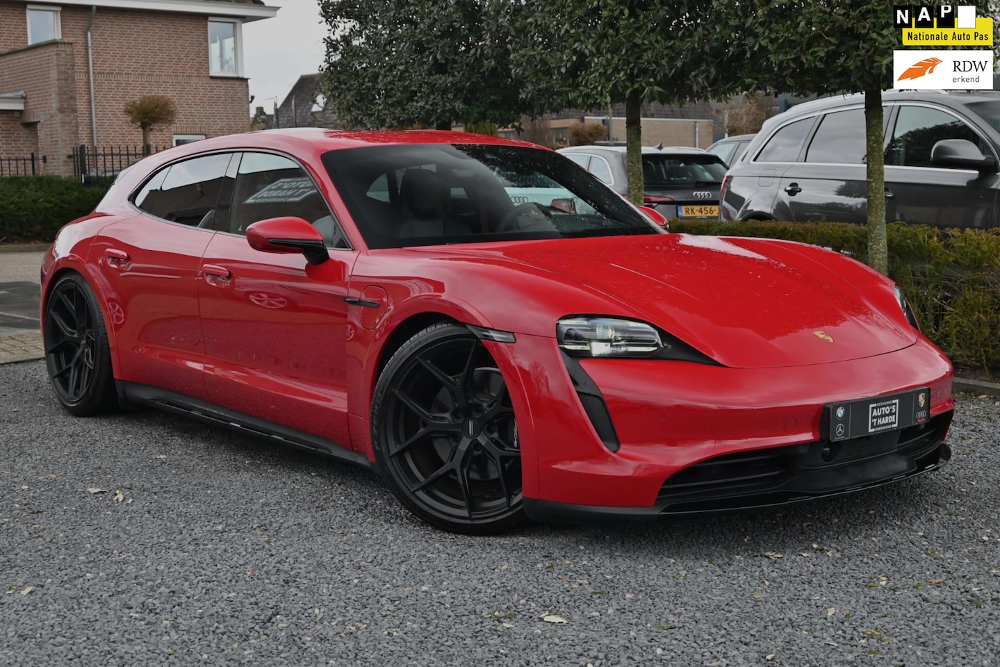 Porsche Taycan Cross Turismo - 4 GTS Pakket | Garantie 01-2028 | 1e Eigenaar | Vossen | BOSE - AutoWereld.nl