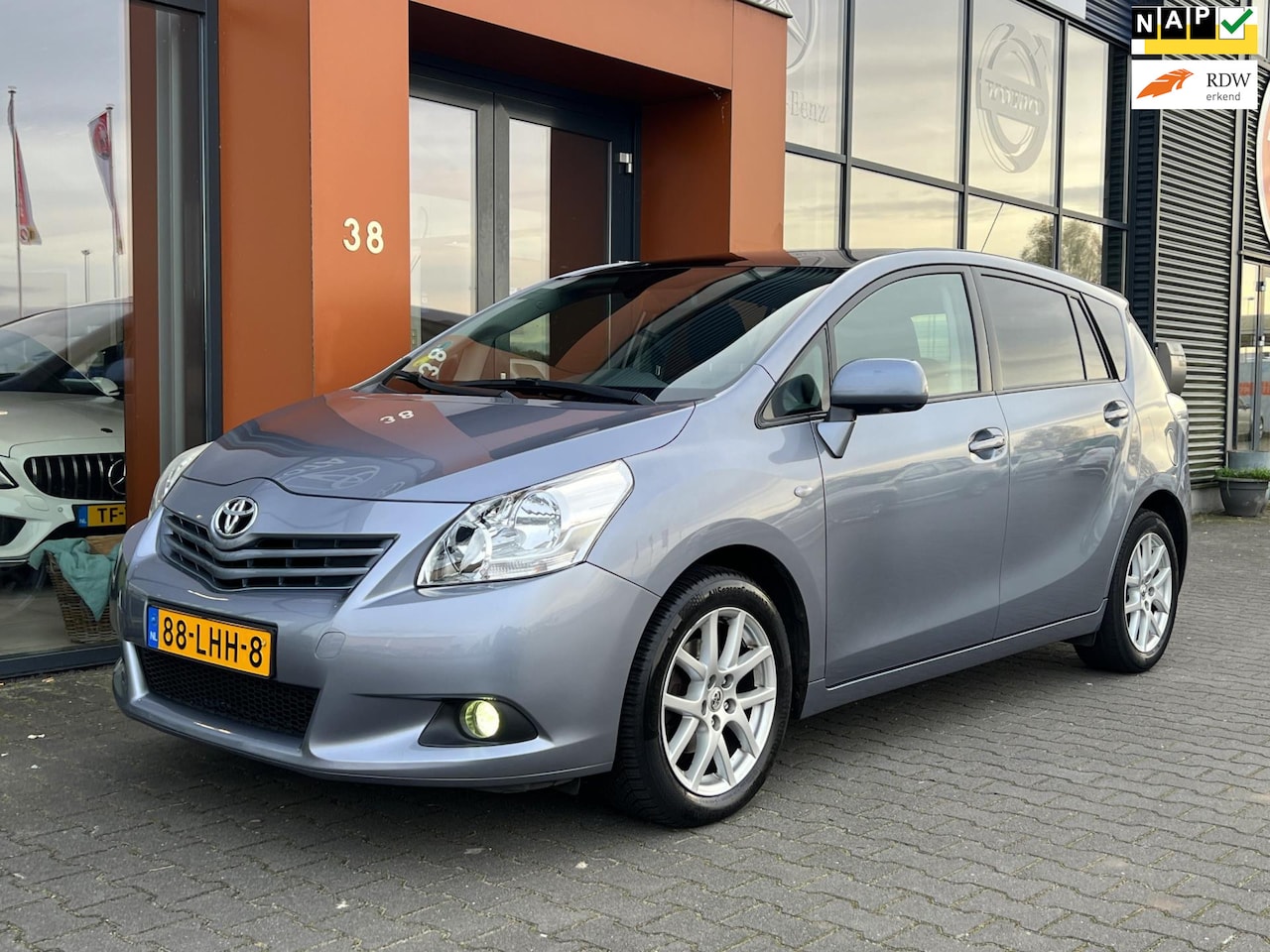 Toyota Verso - 1.8 VVT-i Panoramic 7p.|Panodak|Trekhaak|Cruise - AutoWereld.nl