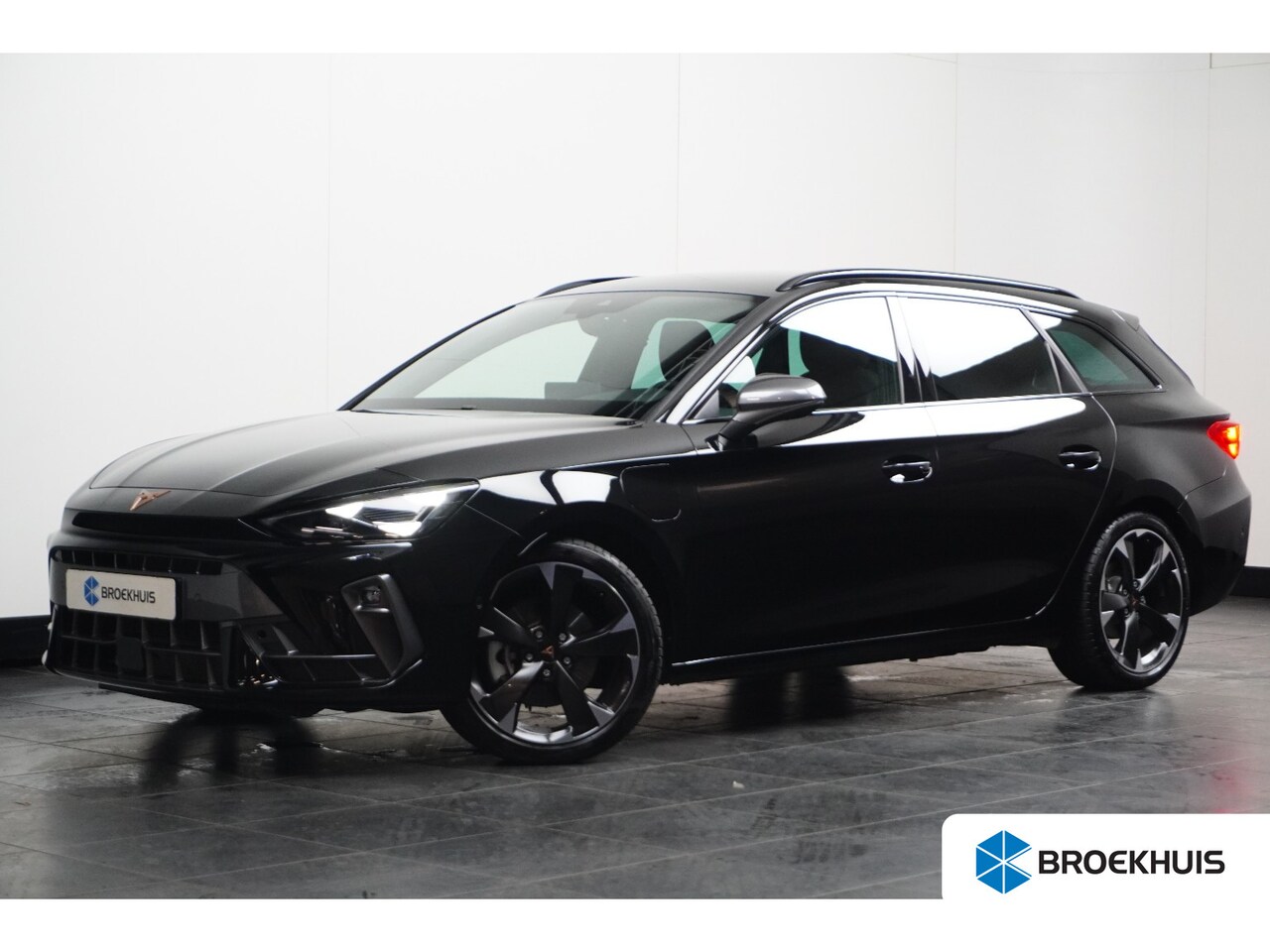 CUPRA Leon Sportstourer - 1.5 e-Hybrid 204 pk 6-DSG | Achteruitrijcamera | Elektrische achterklep | Stoel/stuur verw - AutoWereld.nl