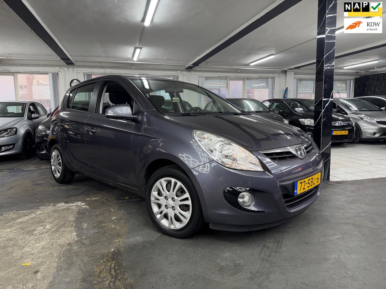 Hyundai i20 - 1.4i i-Motion Aut/Airco 2e eigenaar - AutoWereld.nl