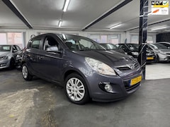 Hyundai i20 - 1.4i i-Motion Aut/Airco 2e eigenaar