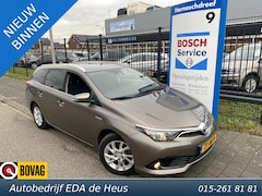 Toyota Auris Touring Sports - 1.8 Hybrid autom. Dynamic Ultimate met o.a. navigatie, lm velgen, cruise, etc