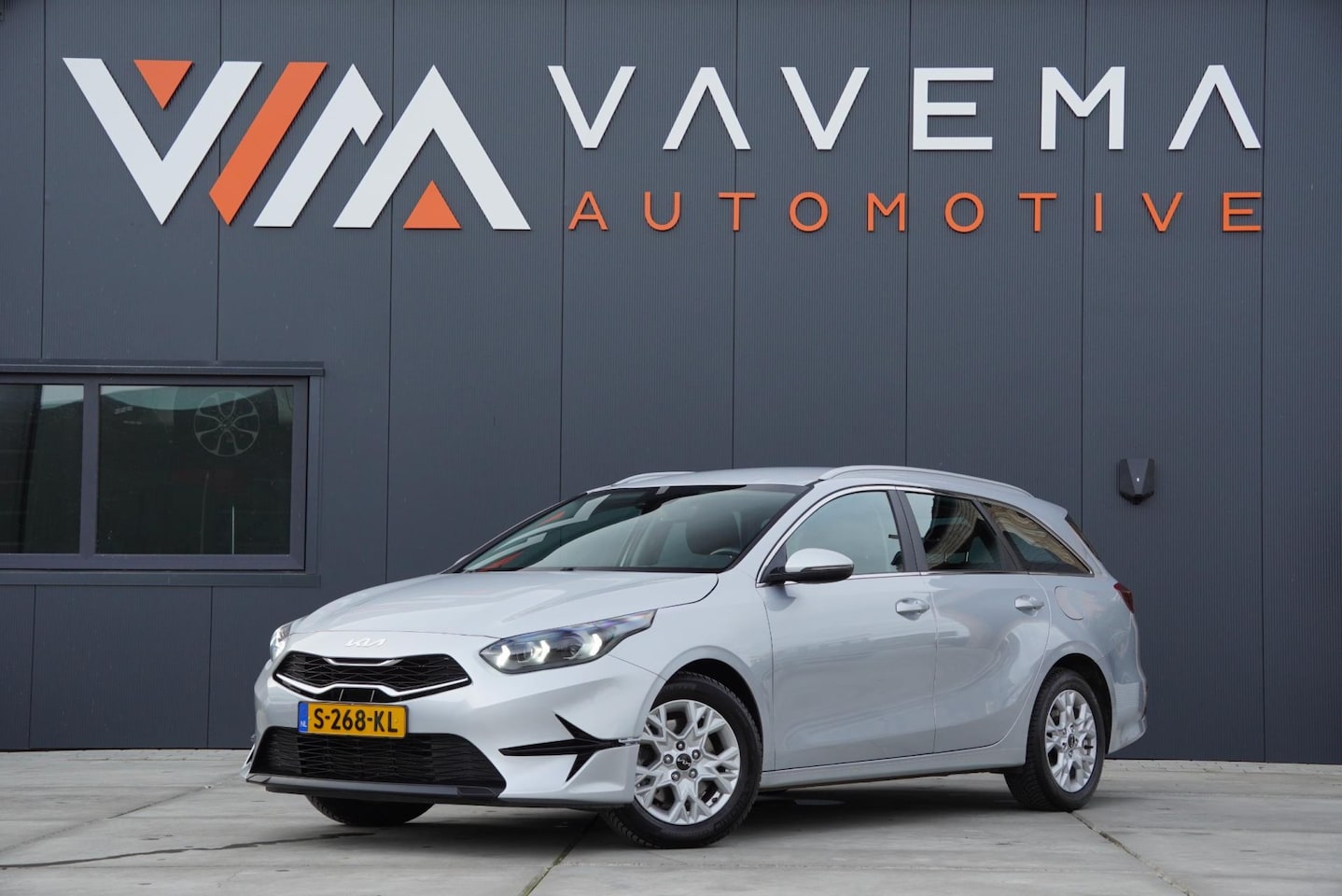 Kia Cee'd Sportswagon - Ceed 1.0 T-GDi MHEV DynamicLine Automaat 2023 Station Carplay Navigatie NIEUWSTAAT LED Ada - AutoWereld.nl