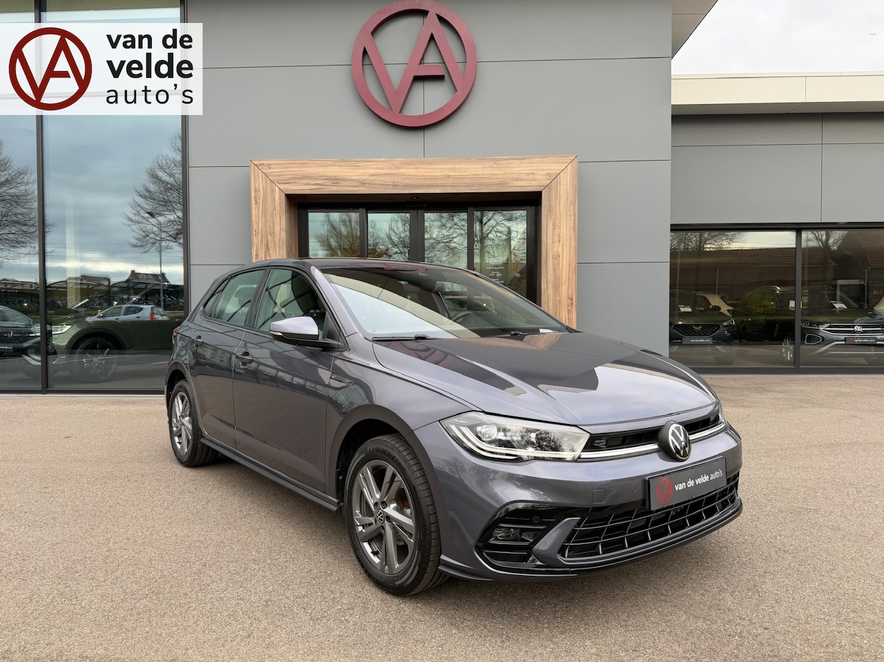 Volkswagen Polo - 1.0 TSI DSG R-Line | Led gril | IQ light | Camera | Stoelverwarming | Carplay | Navi | Ada - AutoWereld.nl