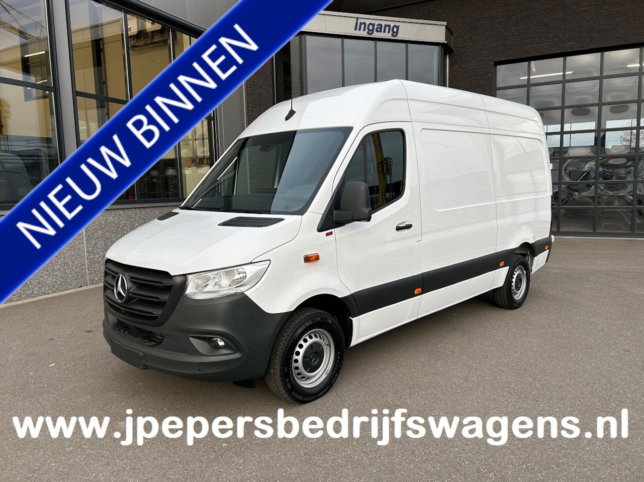 Mercedes-Benz Sprinter - 317 CDI L2 H2 MBUX / 360 Camera / Navigatie / Parkeersensoren / Cruise control / Airco / 2 - AutoWereld.nl