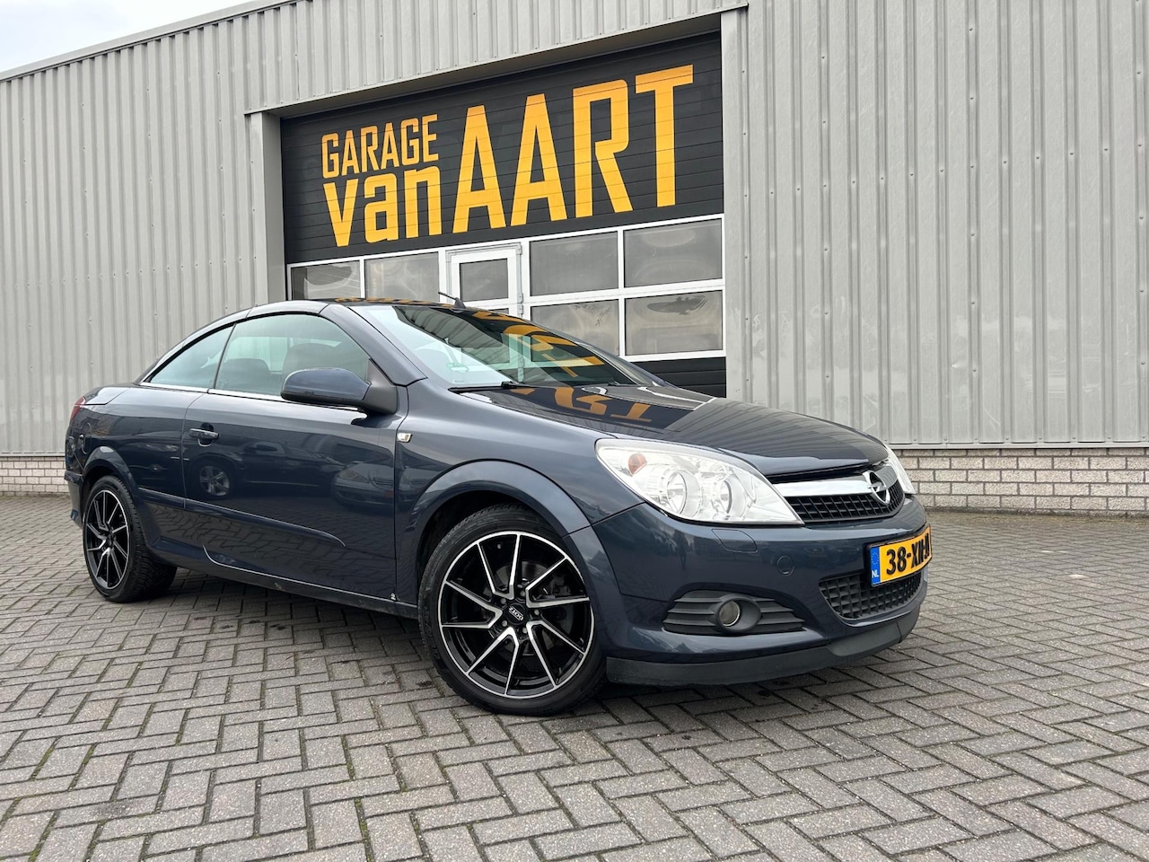 Opel Astra TwinTop - 1.8 Cosmo | LEER | STOEL VERW | AIRCO | CARKIT | - AutoWereld.nl