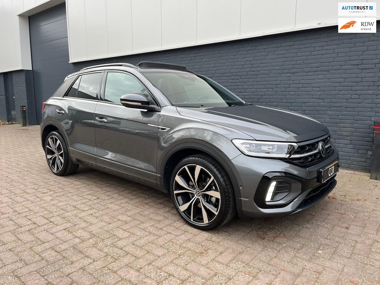 Volkswagen T-Roc - 1.5 TSI DSG 2022 3X R-LINE PANO LEER BEATS - AutoWereld.nl