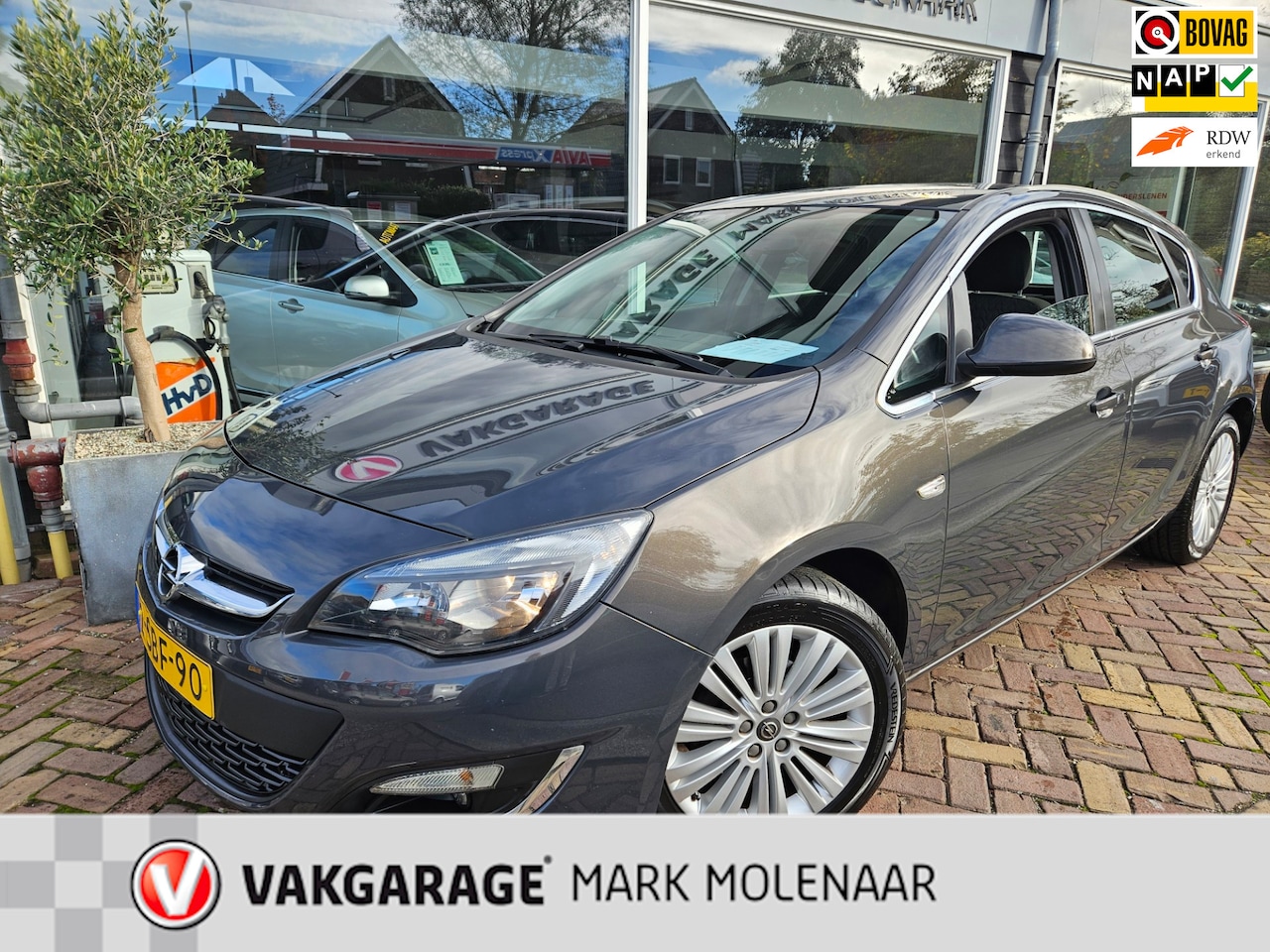 Opel Astra - 1.4 Turbo Cosmo 1.4 Turbo Cosmo,trekhaak,navigatie - AutoWereld.nl