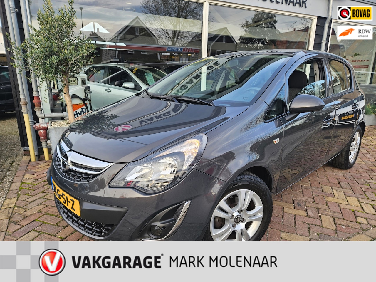 Opel Corsa - 1.4-16V Design Edition 1.4-16V Design Edition,automaat,29000km!navi,bluetooth - AutoWereld.nl