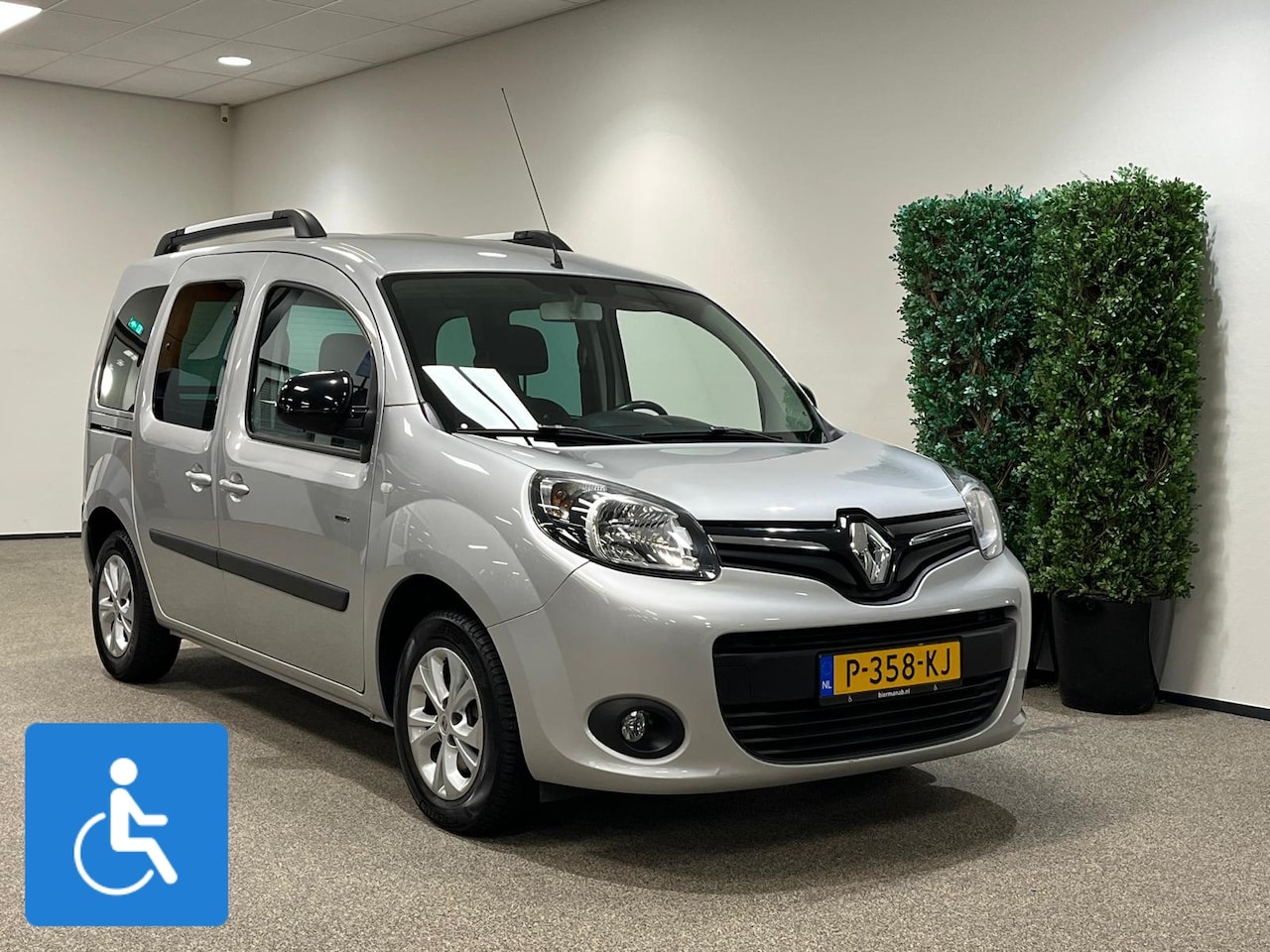 Renault Kangoo - Rolstoelauto incl. Luchtvering 3+1 rolstoel geschikt - AutoWereld.nl
