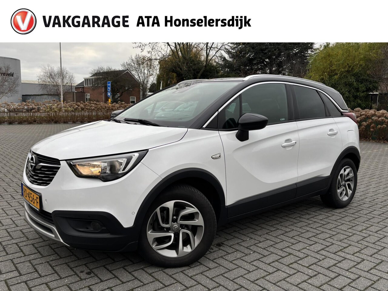 Opel Crossland X - 1.2 Turbo Innovation | Cruise control | Climate control | Panorama dak | Camera achter | - AutoWereld.nl