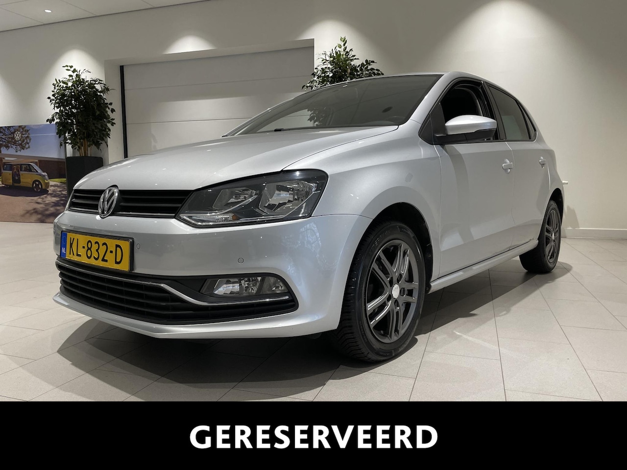 Volkswagen Polo - 1.2 TSI Comfortline 90 PK | Apple Carplay | Bluetooth | Parkeersensoren | Cruise Control | - AutoWereld.nl