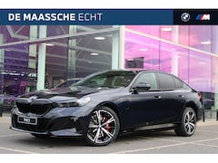 BMW 5-serie - 530e M Sport Automaat / Panoramadak / Stoelventilatie / Comfort Access / M Sportonderstel